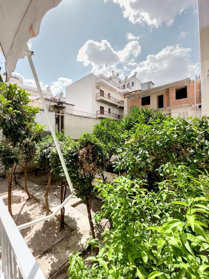 Metro Chic Haven: Modernized Urban Studio Near The Tram أثينا المظهر الخارجي الصورة