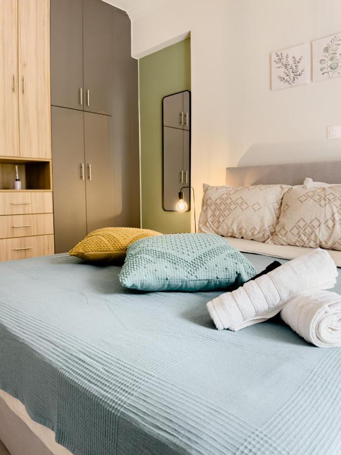 Metro Chic Haven: Modernized Urban Studio Near The Tram أثينا المظهر الخارجي الصورة