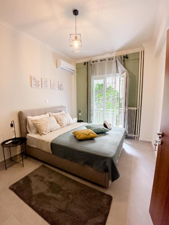 Metro Chic Haven: Modernized Urban Studio Near The Tram أثينا المظهر الخارجي الصورة