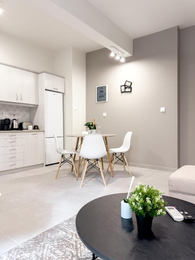 Metro Chic Haven: Modernized Urban Studio Near The Tram أثينا المظهر الخارجي الصورة