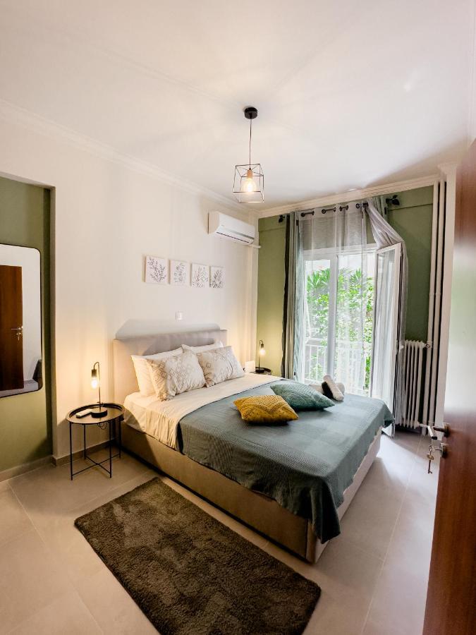 Metro Chic Haven: Modernized Urban Studio Near The Tram أثينا المظهر الخارجي الصورة