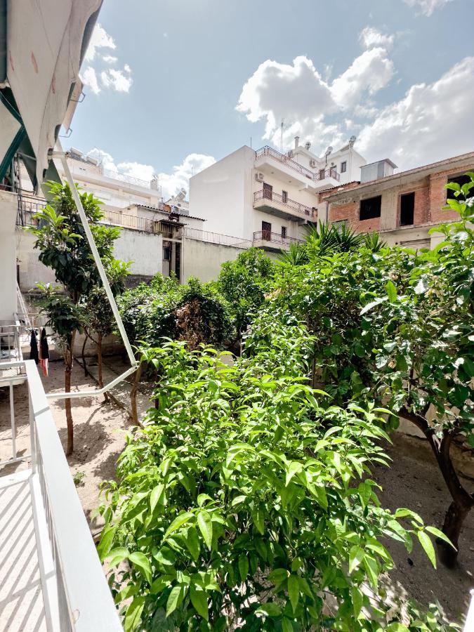 Metro Chic Haven: Modernized Urban Studio Near The Tram أثينا المظهر الخارجي الصورة
